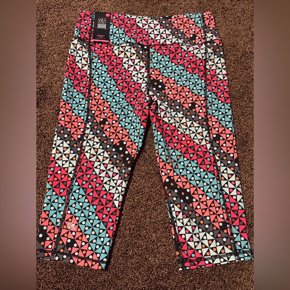 Victoria's Secret VSX Sport Knockout Crop Medium Rise, Geometric, Size Large (L) - Picture 6 of 10